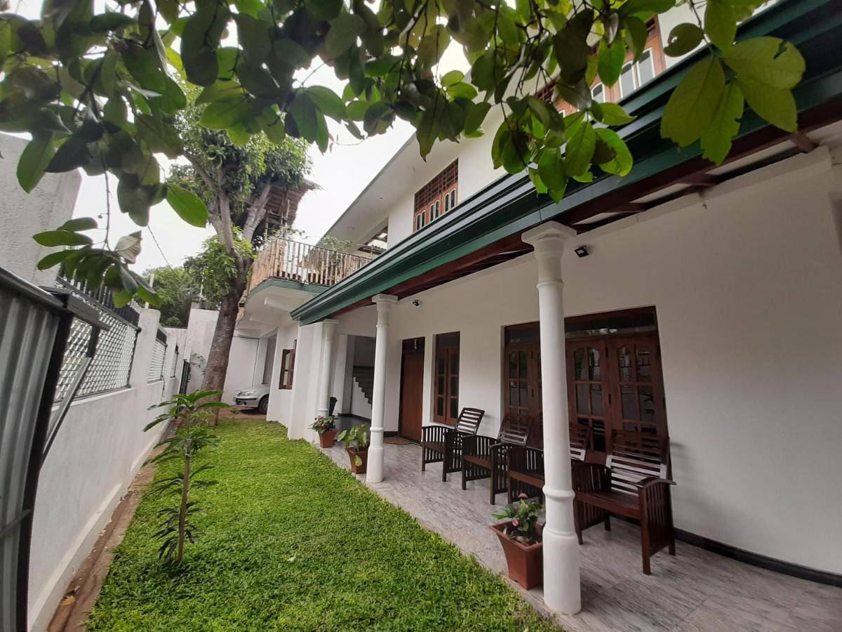 Mangohut Joy Apartment Anuradhapura Bagian luar foto