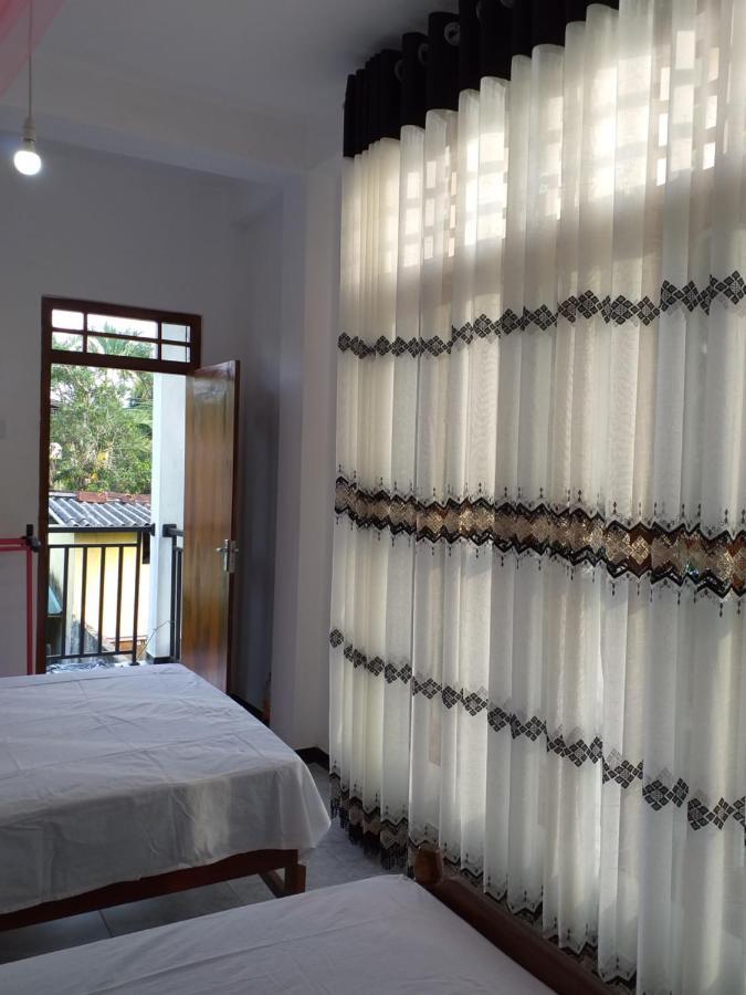 Mangohut Joy Apartment Anuradhapura Bagian luar foto