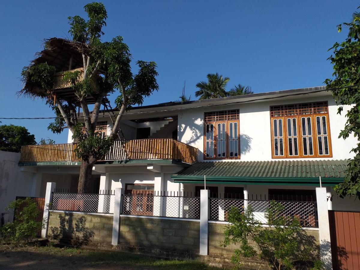 Mangohut Joy Apartment Anuradhapura Bagian luar foto