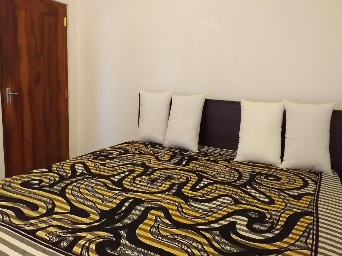 Mangohut Joy Apartment Anuradhapura Bagian luar foto