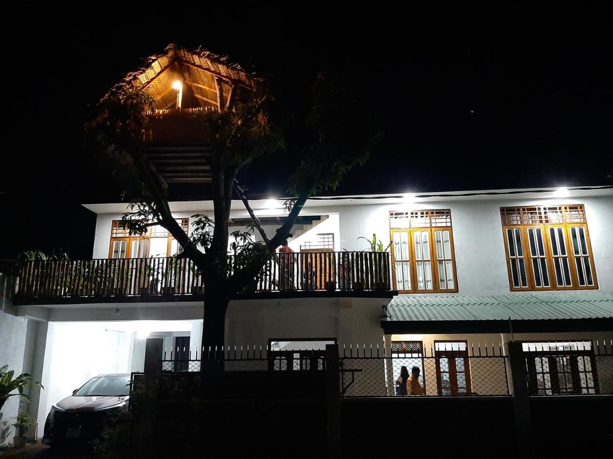 Mangohut Joy Apartment Anuradhapura Bagian luar foto