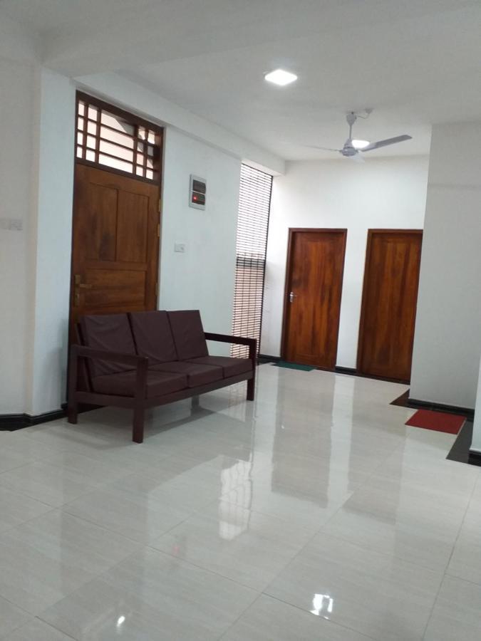 Mangohut Joy Apartment Anuradhapura Bagian luar foto