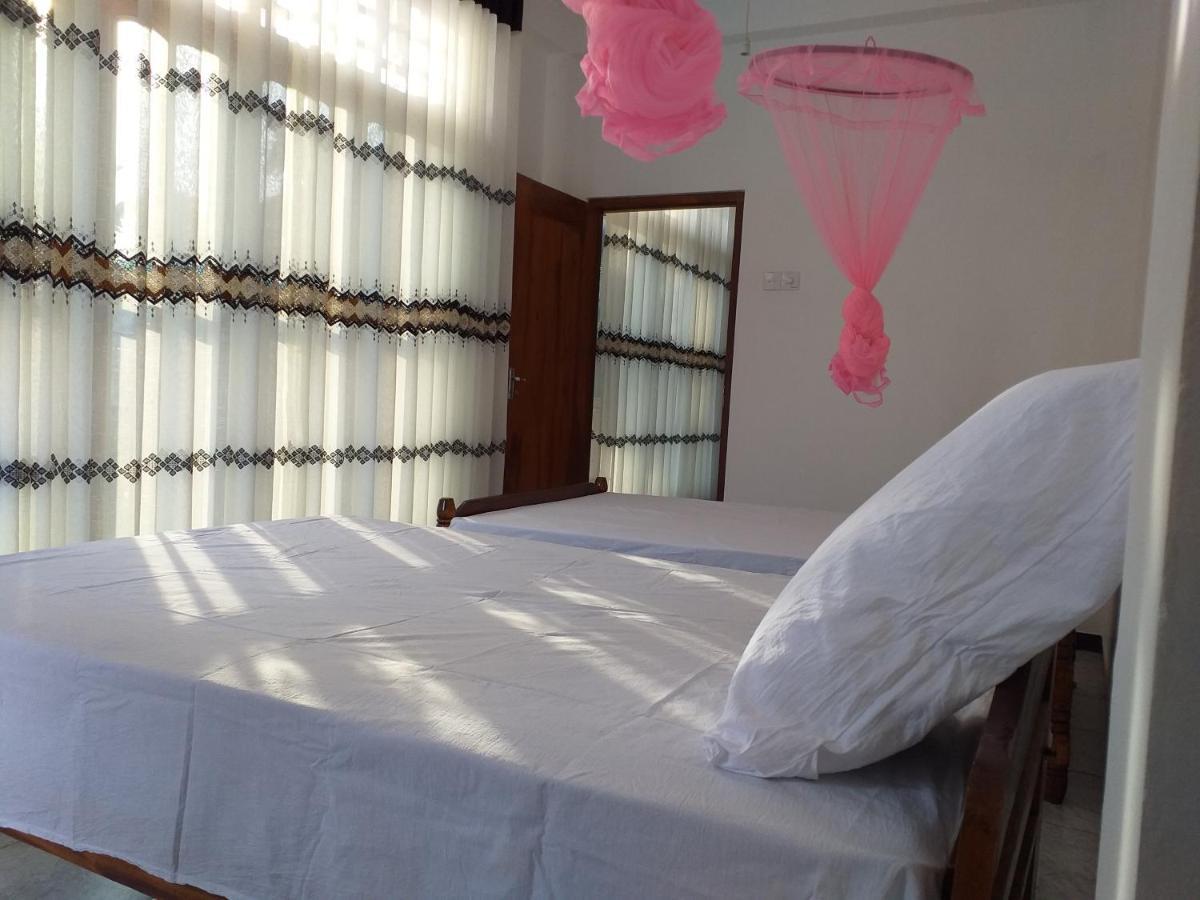 Mangohut Joy Apartment Anuradhapura Bagian luar foto