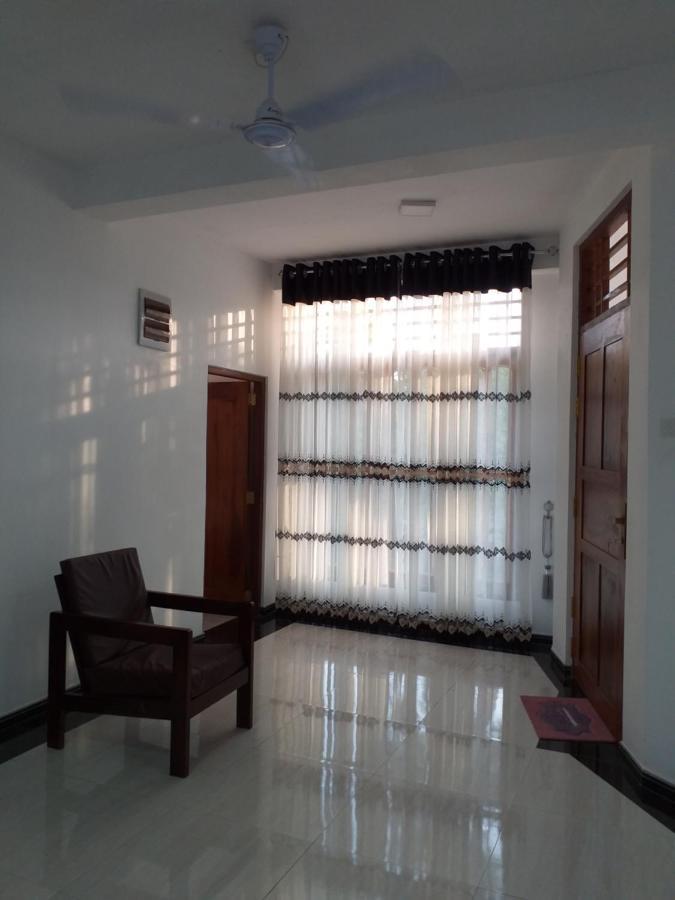 Mangohut Joy Apartment Anuradhapura Bagian luar foto