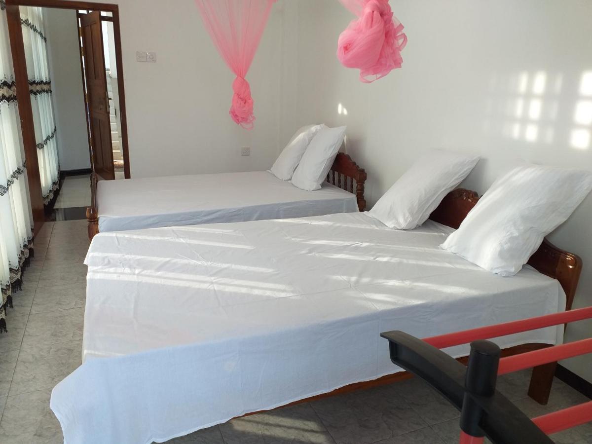 Mangohut Joy Apartment Anuradhapura Bagian luar foto